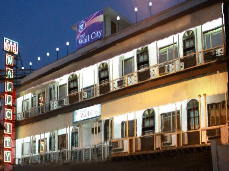 Hotel Wall City Nova Deli Exterior foto